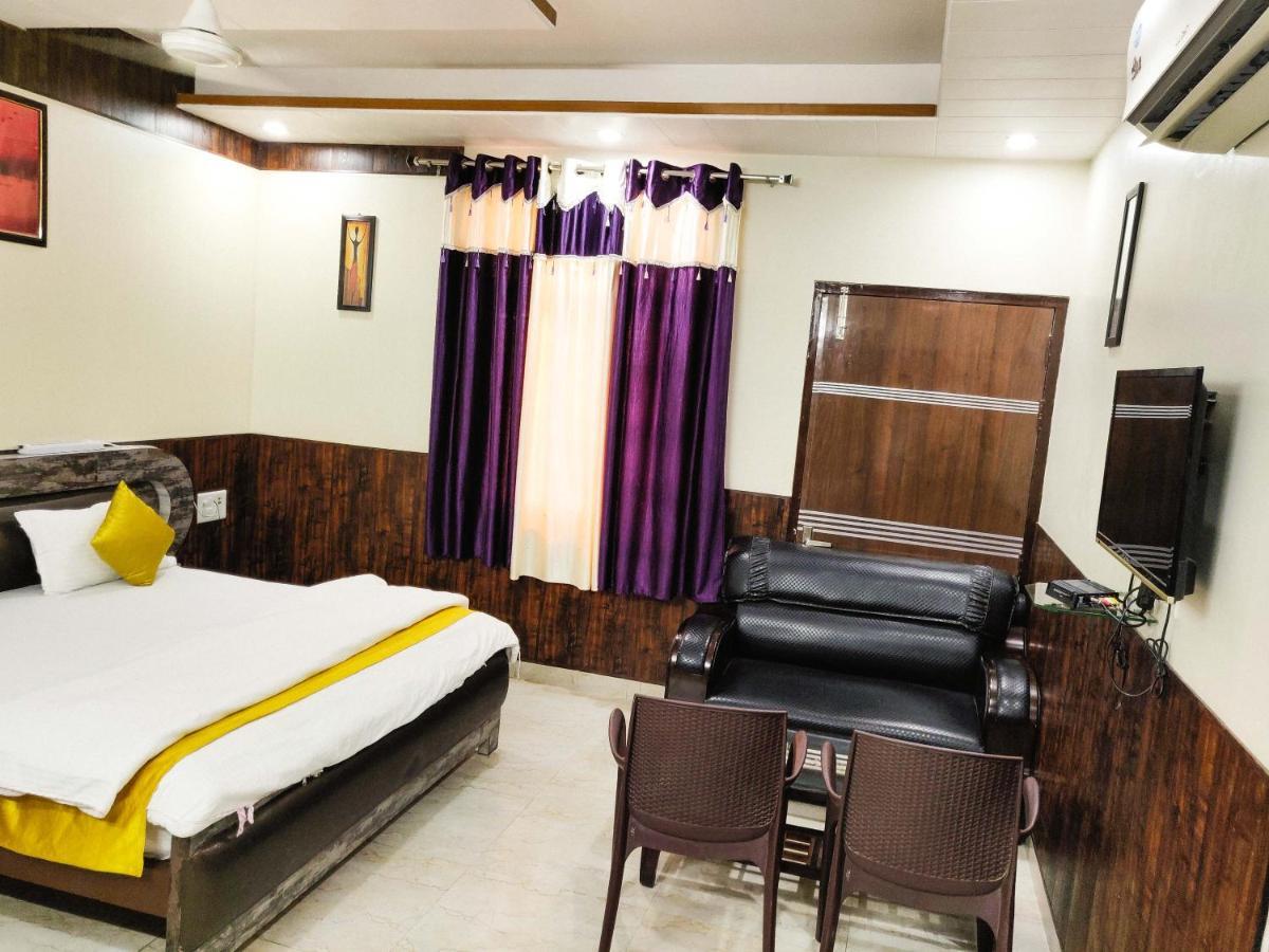 Dhaulpur Hotel Rb Palace מראה חיצוני תמונה